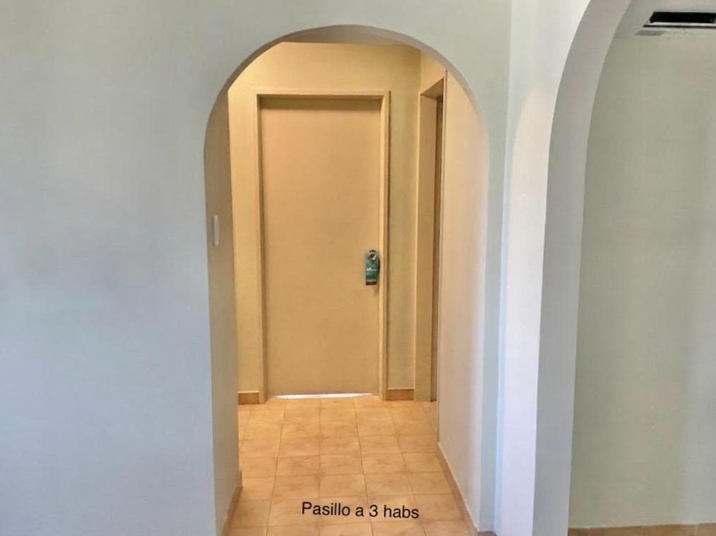 Pasillo hacia las tres habitaciones