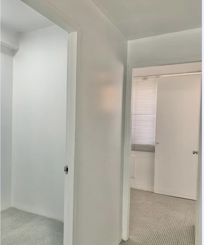 Acceso a dos de los ambientes interiores
